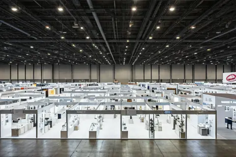 Telephone call center - Customer service center