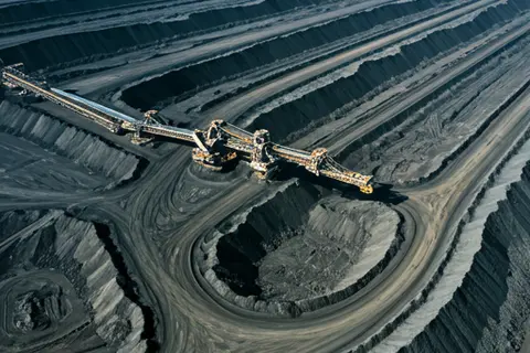 Gemstone mine - Precious and semi-precious stone mining