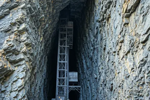 Lignite open pit mine - Lignite mining